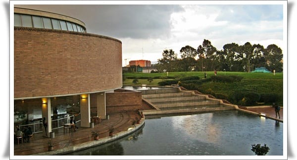 World's Most Beautiful Libraries (22)