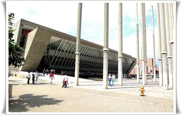 World's Most Beautiful Libraries (24)