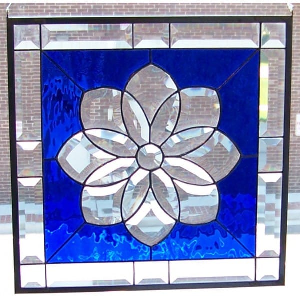 theavenuestainedglass.com 