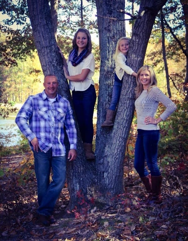 Creative Way to take Family Pictures (13)