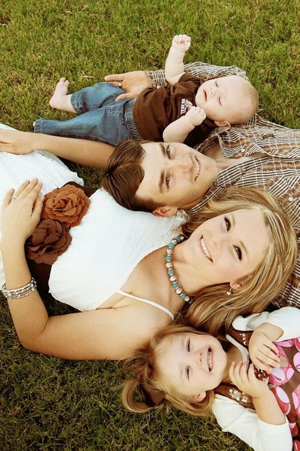 Creative Way to take Family Pictures (16)