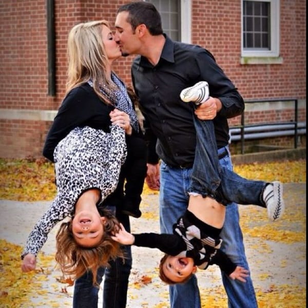 Creative Way to take Family Pictures (2)