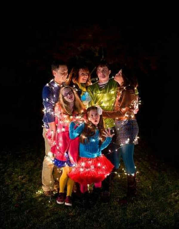 Creative Way to take Family Pictures (37)