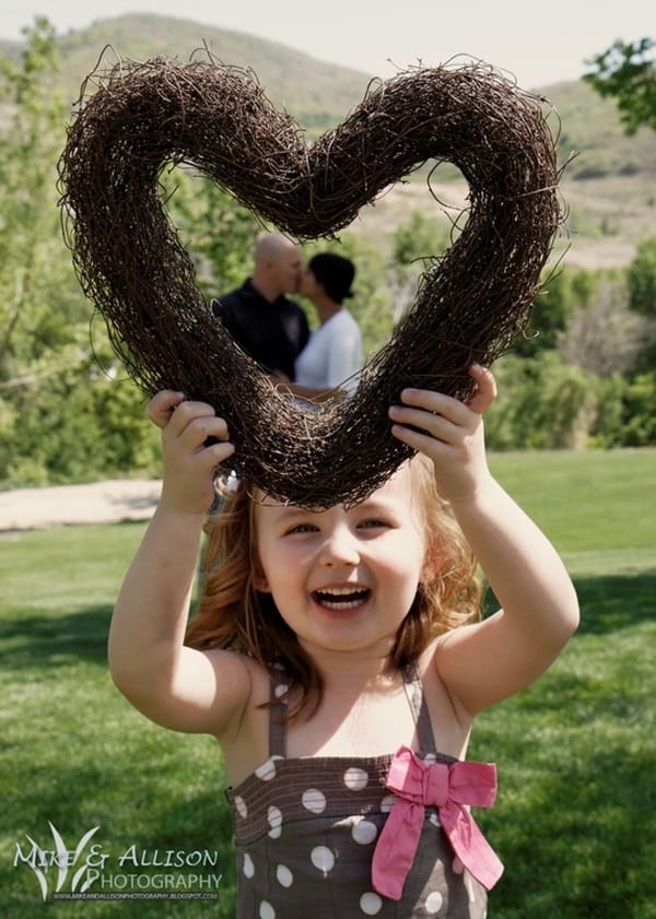 Creative Way to take Family Pictures (39)