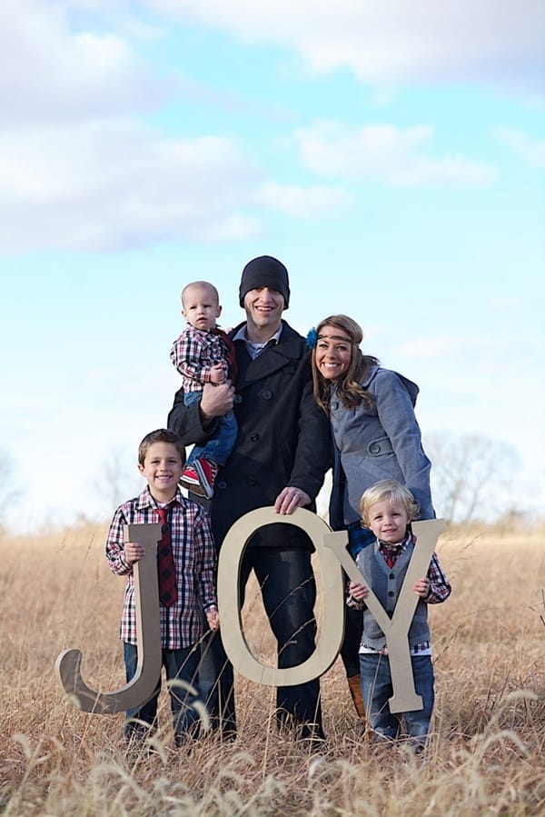 Creative Way to take Family Pictures (9)