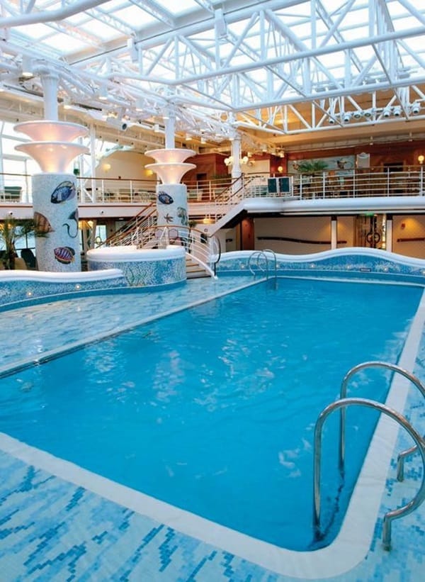 Ridiculously Cool Indoor Pool Ideas (25)