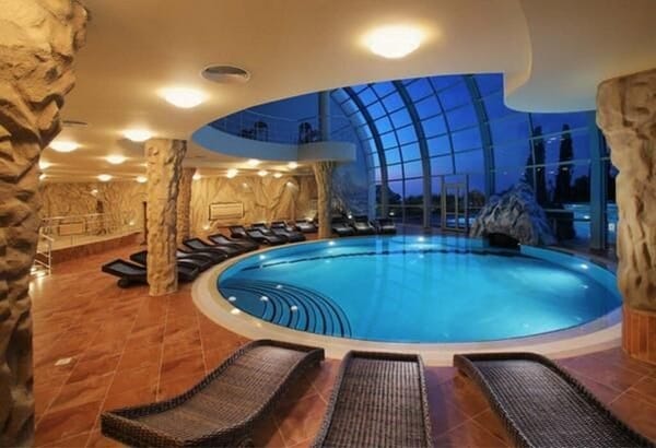 Ridiculously Cool Indoor Pool Ideas (4)