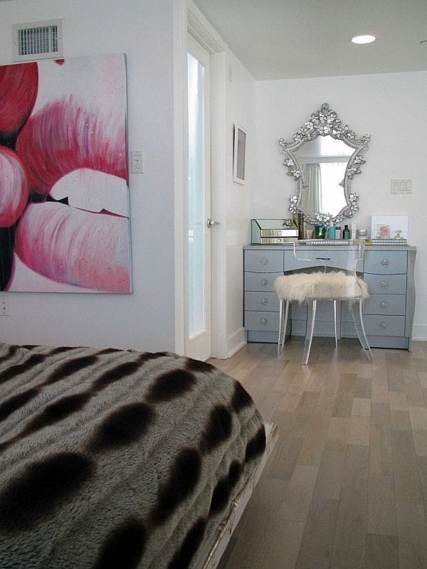 Attractive Mirrored Dressing Table Designs (30)