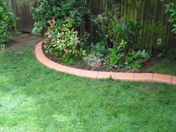 Cool Garden Edging Ideas (24)