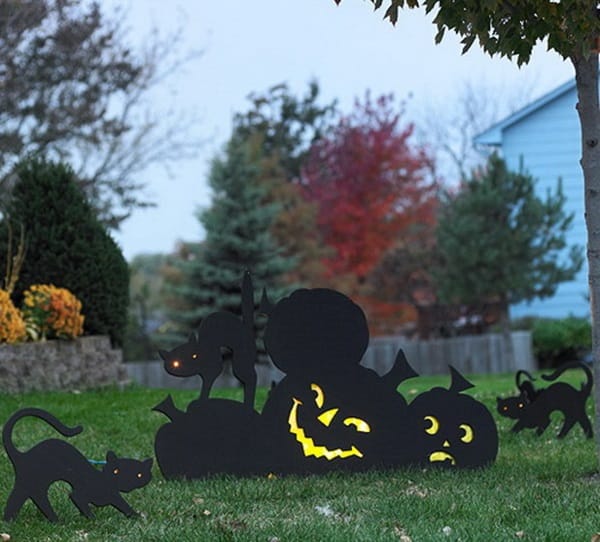 Scary Halloween Decoration Ideas to try this Year (39)