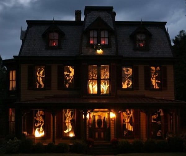 Scary Halloween Decoration Ideas to try this Year (49)