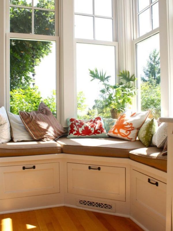 Scenic And Cozy Window Seat Ideas For You (12)