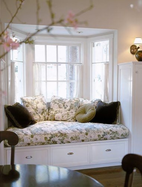 Scenic And Cozy Window Seat Ideas For You (31)