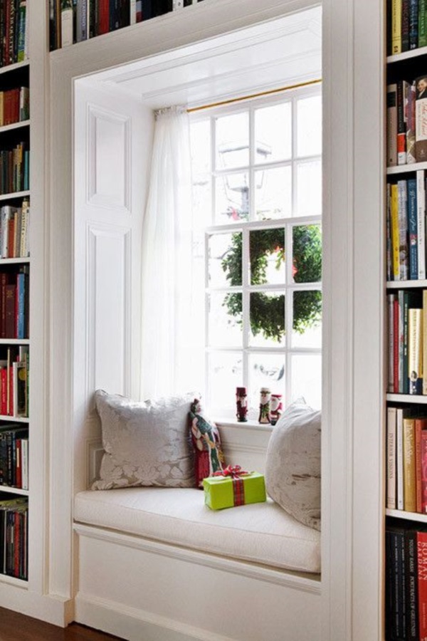 Scenic And Cozy Window Seat Ideas For You (5)