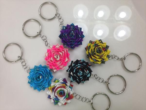 duct tape crafts flower keychains