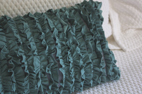 diy ruffled pillow