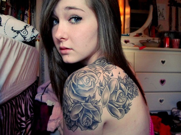 Impossibly Pretty Shoulder Tattoo Designs For Girls (20)