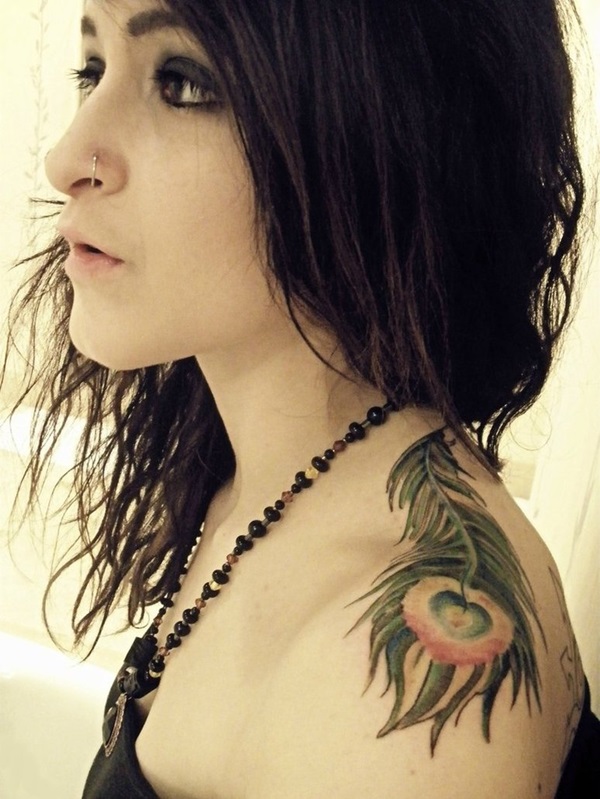 Impossibly Pretty Shoulder Tattoo Designs For Girls (21)