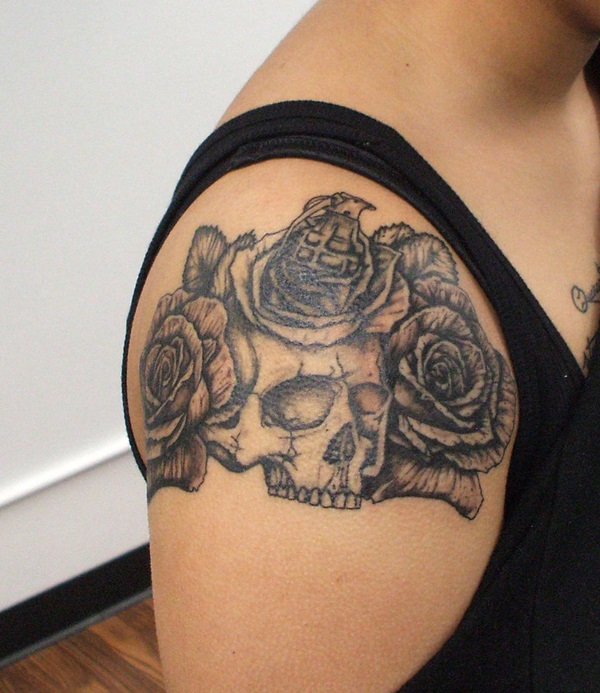 Impossibly Pretty Shoulder Tattoo Designs For Girls (23)