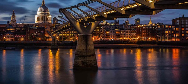 Crossing the Thames