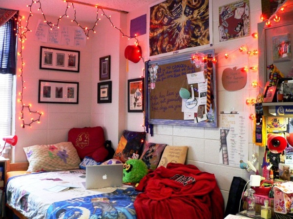 Classic College Dorm Room Decoration Ideas (10)