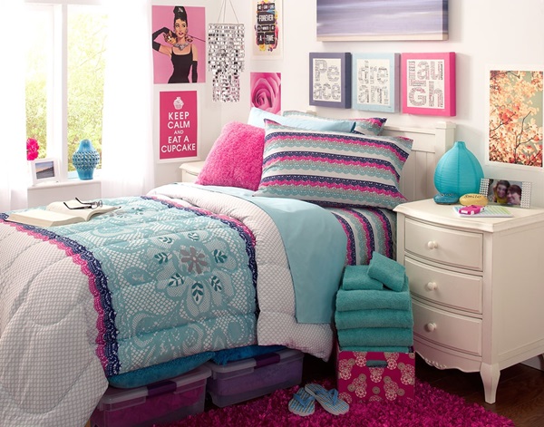 Classic College Dorm Room Decoration Ideas (12)