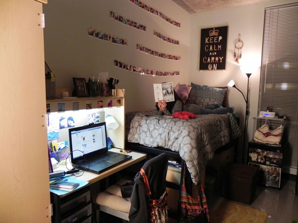 Classic College Dorm Room Decoration Ideas (18)