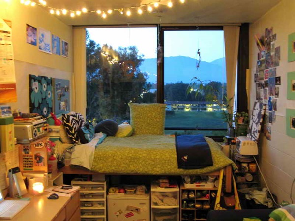 Classic College Dorm Room Decoration Ideas (26)