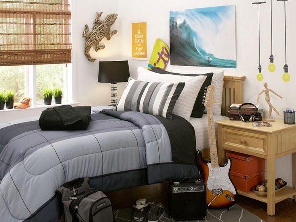 Classic College Dorm Room Decoration Ideas (39)