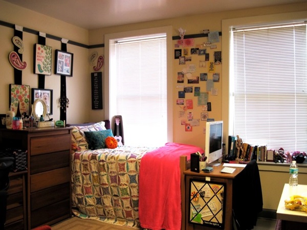 Classic College Dorm Room Decoration Ideas (6)