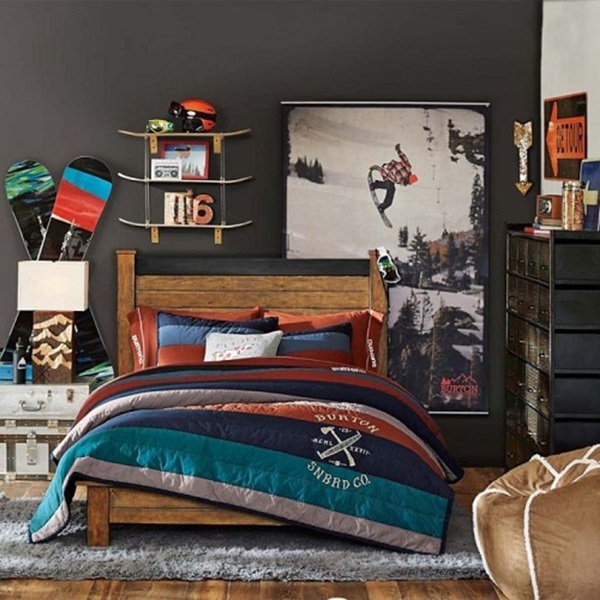 Classic College Dorm Room Decoration Ideas (8)