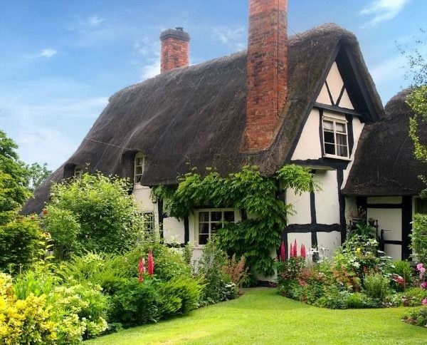 Beautiful thatch roof Cottage House Designs (24)