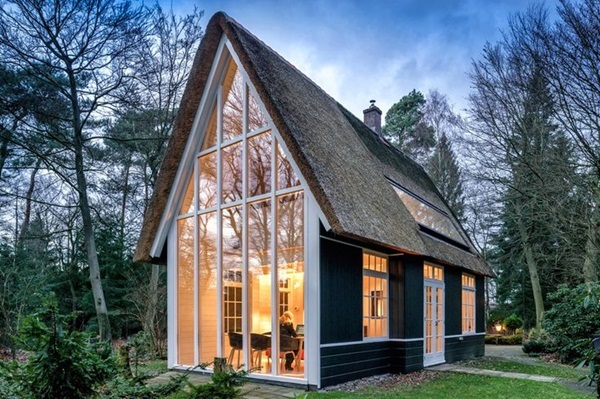 Beautiful thatch roof Cottage House Designs (32)