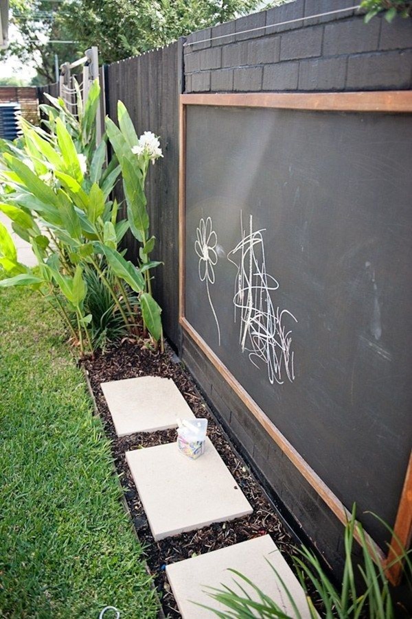 Creative Garden Fence Decoration Ideas (28)