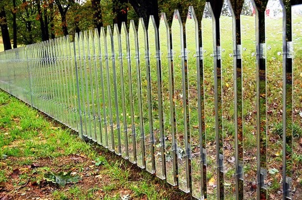Creative Garden Fence Decoration Ideas (30)