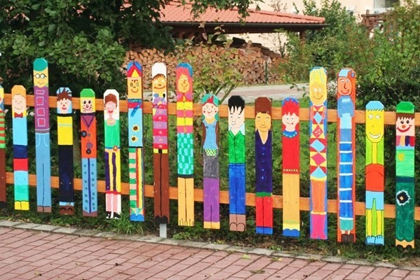 Creative Garden Fence Decoration Ideas (31)