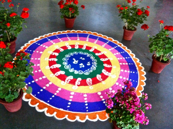 Collection of hundreds of Free Rangoli Designs from all over the world.