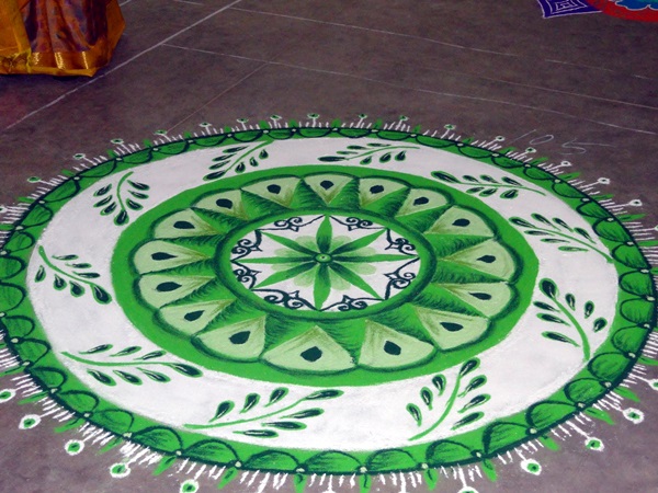 Collection of hundreds of Free Rangoli Designs from all over the world.