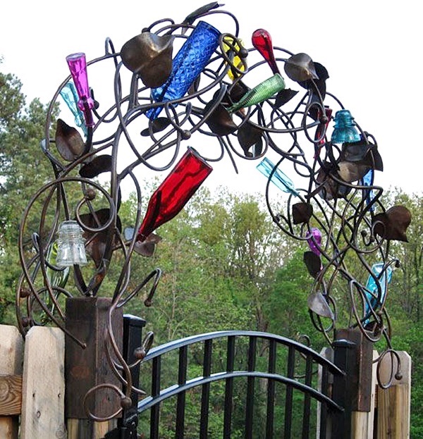Intelligent Ways to Use Your Old Wine Bottles (40)