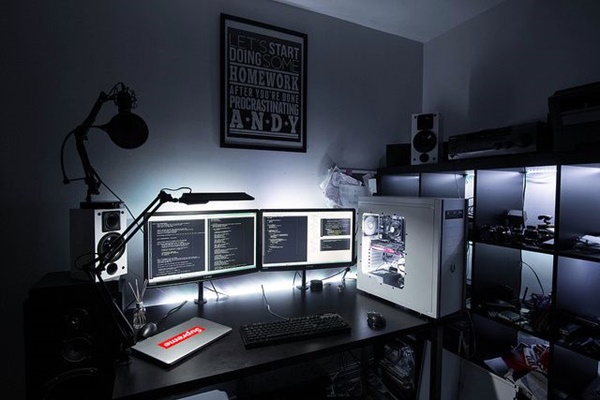 Amazing Workspace Set-Ups to Keep You Focussed (25)