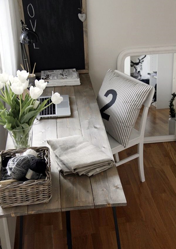 Rustic Reclaimed Wood DIY Computer Desk Ideas Wicker Basket