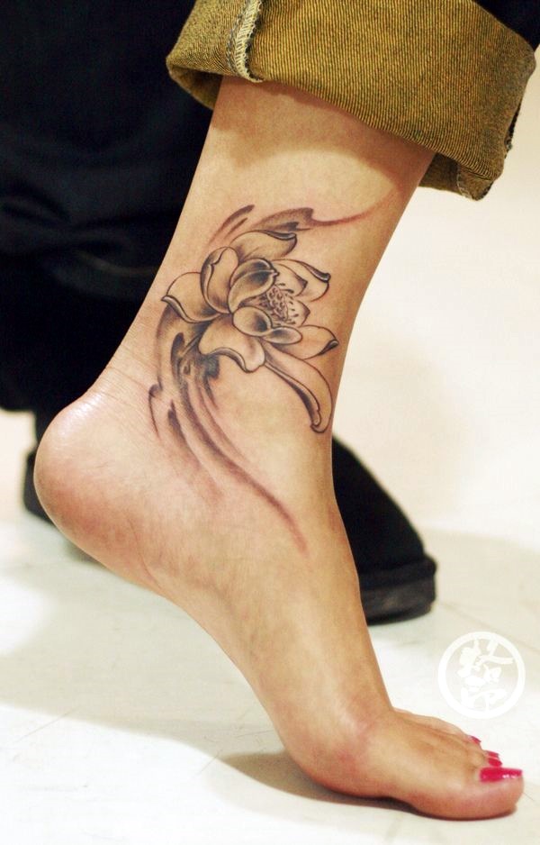 Cute and Tiny Ankle Tattoo Designs For 2016 (5)