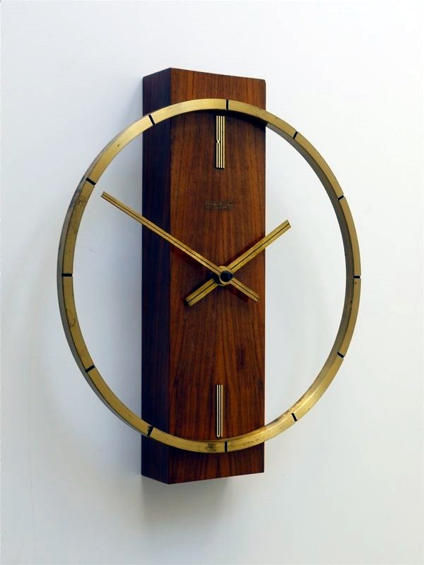 Fabulas Wall Clocks to embrace Your Home Entrance (1)