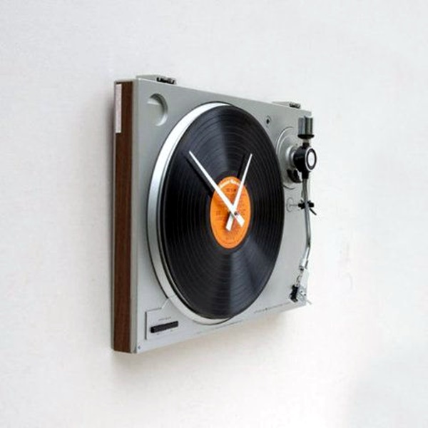 Fabulas Wall Clocks to embrace Your Home Entrance (16)