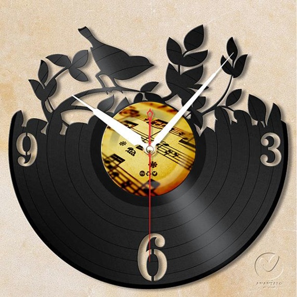 Fabulas Wall Clocks to embrace Your Home Entrance (33)