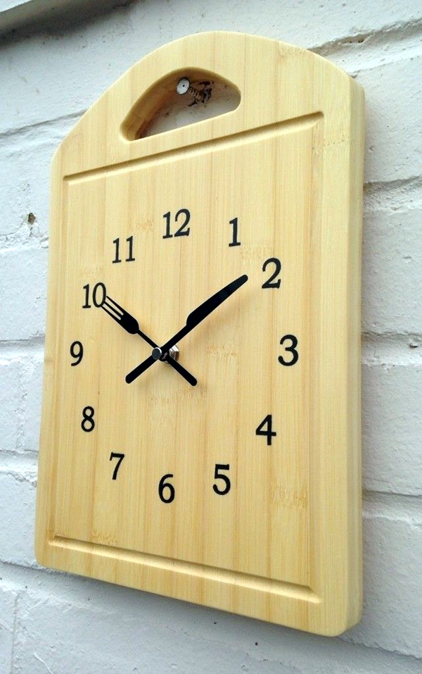 Fabulas Wall Clocks to embrace Your Home Entrance (36)