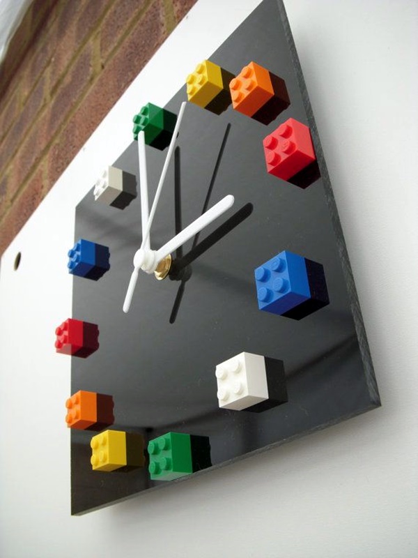 Fabulas Wall Clocks to embrace Your Home Entrance (4)