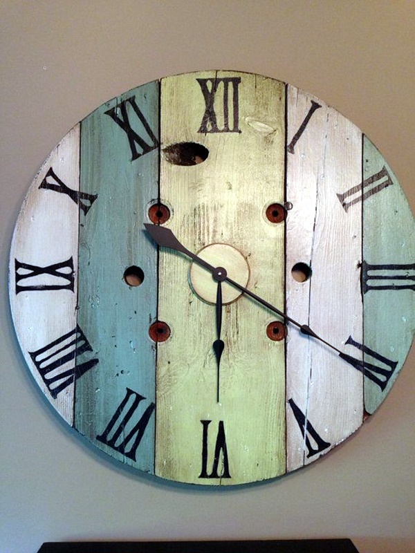 Fabulas Wall Clocks to embrace Your Home Entrance (9)