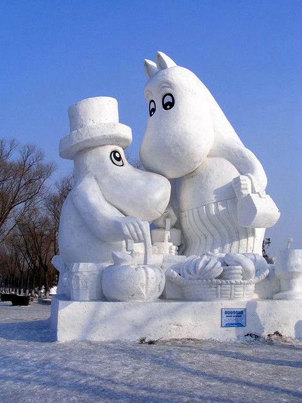 Realistic Snow Art Sculptures Winter Creations (2)