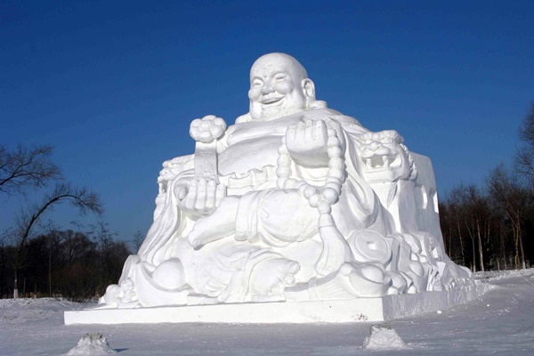 Realistic Snow Art Sculptures Winter Creations (38)